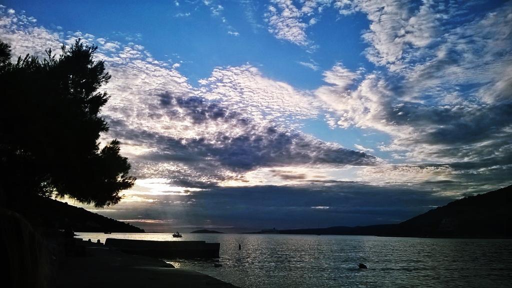 Apartmani Conar Veliki Drvenik Luaran gambar