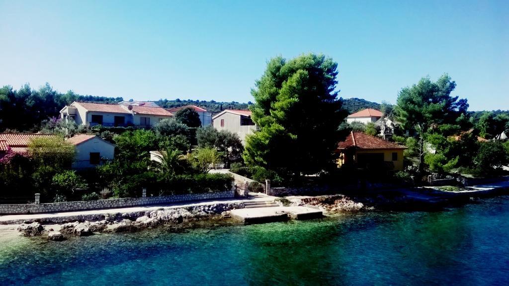 Apartmani Conar Veliki Drvenik Luaran gambar