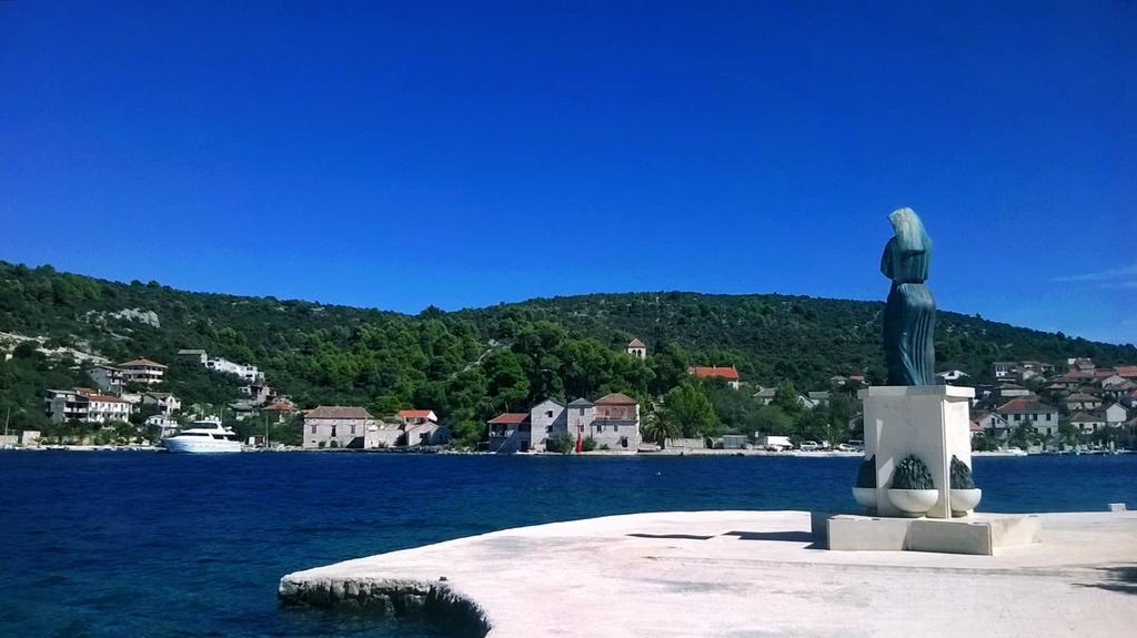 Apartmani Conar Veliki Drvenik Luaran gambar