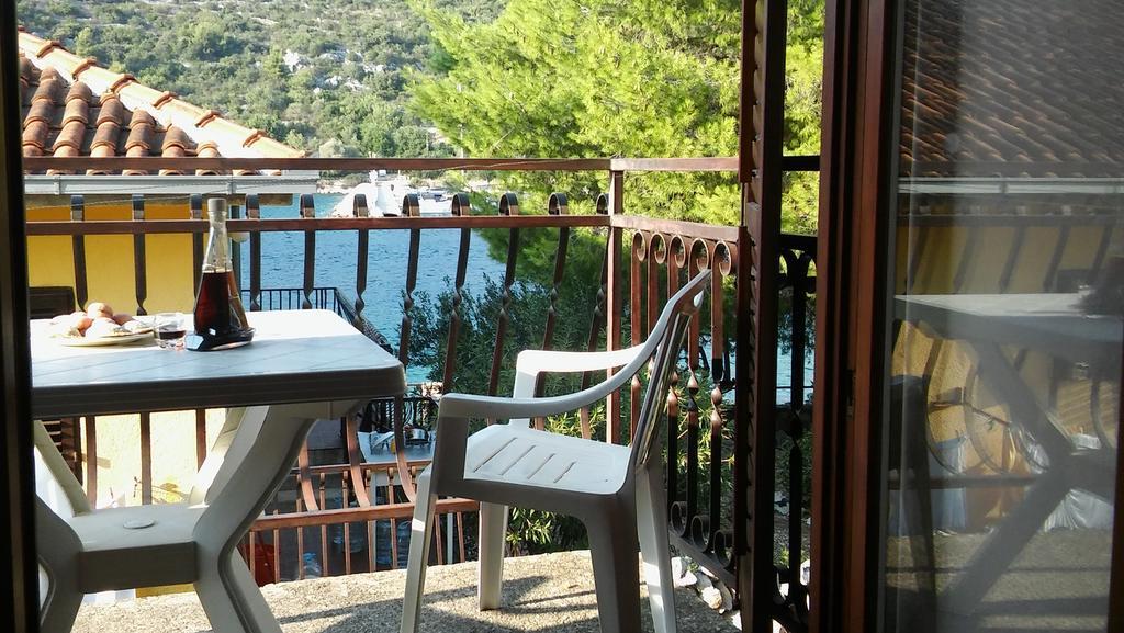 Apartmani Conar Veliki Drvenik Luaran gambar