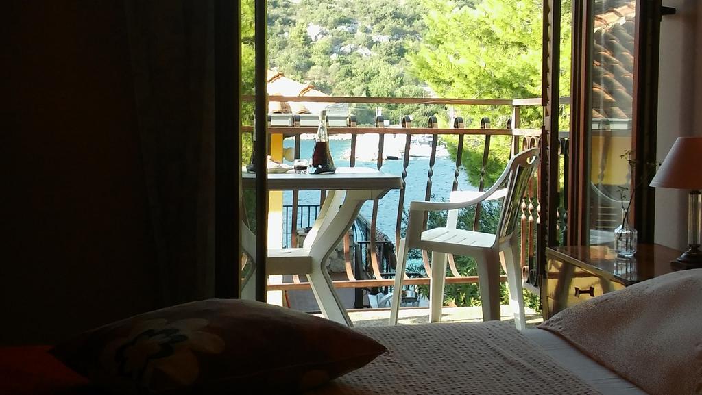 Apartmani Conar Veliki Drvenik Luaran gambar