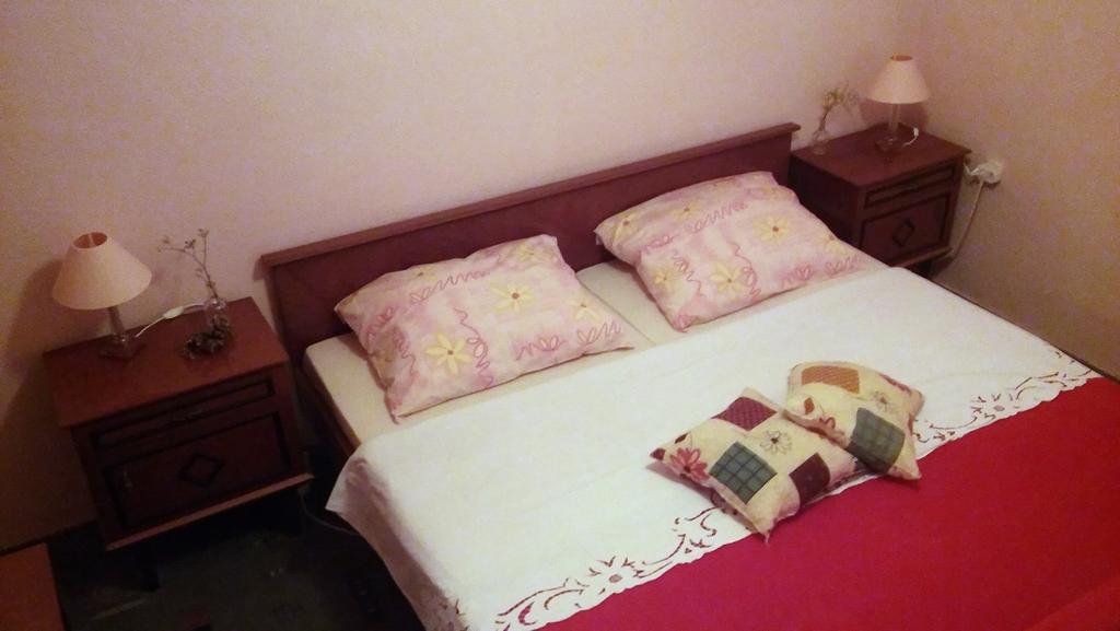 Apartmani Conar Veliki Drvenik Luaran gambar