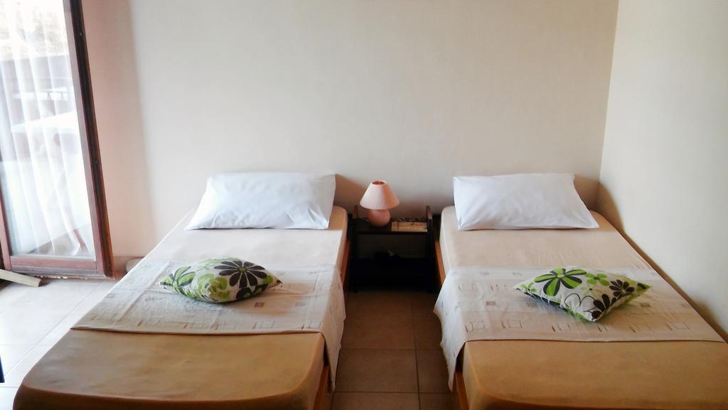 Apartmani Conar Veliki Drvenik Luaran gambar
