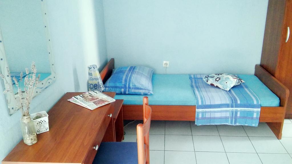 Apartmani Conar Veliki Drvenik Luaran gambar